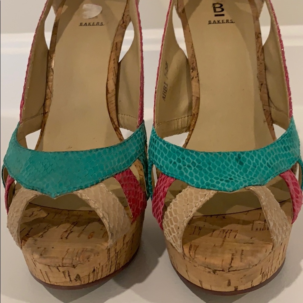 Bakers Peep Toe Pumps - Picture 3 of 16